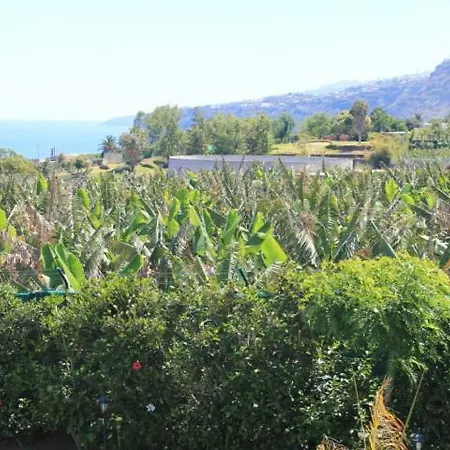 Holiday home Casa Strelizia -